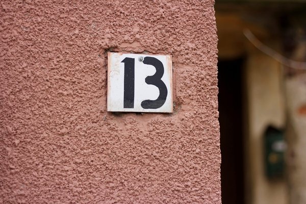 Pourquoi mettre en place une plaque numéro maison ?